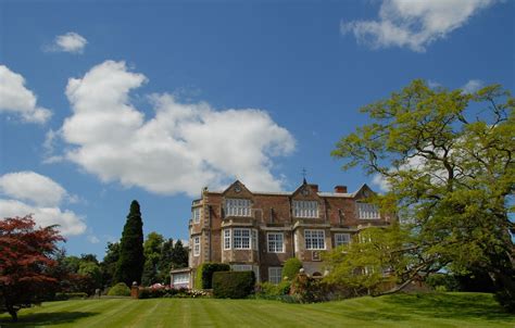 English stately home outdoor photography summer | Stately home, Royal garden, Outdoor photography