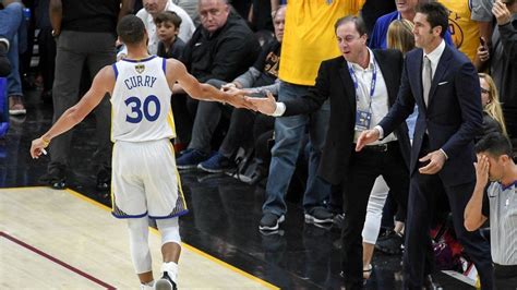 "Stephen Curry has turned the franchise around": Warriors overtake ...