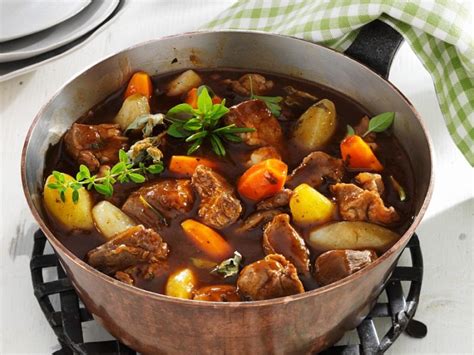 Lamb stew and vegetables Recipe | EatSmarter