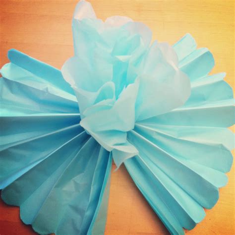 Tutorial- How To Make DIY Giant Tissue Paper Flowers - Hello Creative Family
