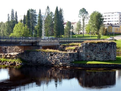 a bit of this & a bit of that: {finland, day 12, kajaani castle ruins, tar making}