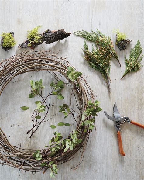 How to Make a Wreath in Any Style, From Grapevine to Metal | How to make wreaths, Wreath making ...