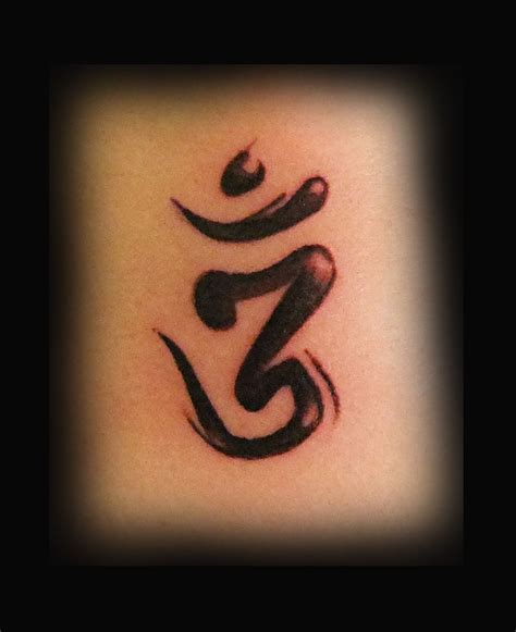 om symbol tattoo Om Symbol Tattoo, Arabic Calligraphy, Symbols, Piecings, Arabic Calligraphy Art ...