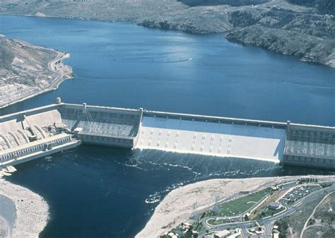 Grand Coulee Dam: History and purpose