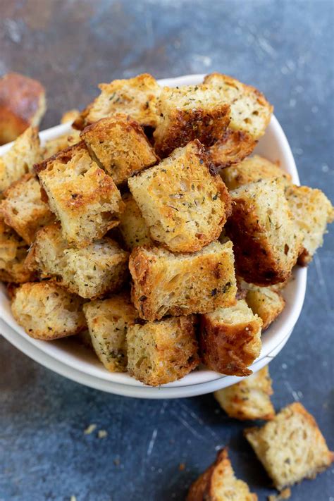 EASY HOMEMADE CROUTONS RECIPE!!! + WonkyWonderful