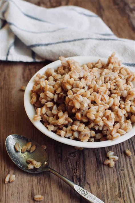 🍚 How to Cook Farro + Recipe Ideas • The Incredible Bulks