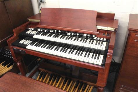 HAMMOND B3 ORGAN WITH LESLIE SPEAKER - Search - Evola Music