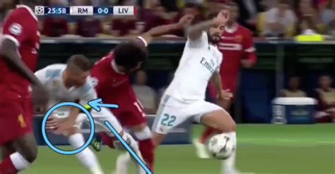 MMA Expert Breaks Down Ramos' Controversial Salah Tackle | Balls.ie