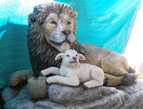 The Lion and The Lamb: full lifesize Statue 4x5x8feet. http://www ...