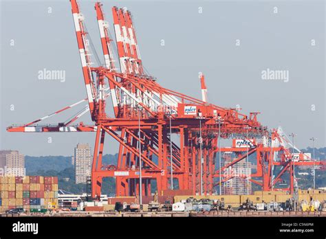 The Port Newark Container Terminal (PNCT) facility in the Port Stock Photo, Royalty Free Image ...