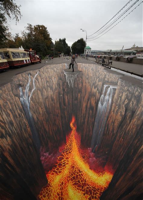 Artist Creates 3-D Sidewalk Art - InsideHook