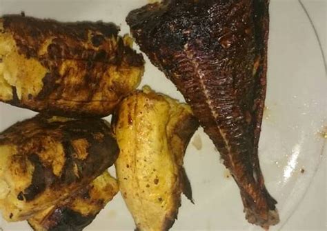 Fried fish with roasted plantain Recipe by Mrs ola - Cookpad