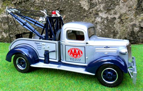 1937 Chevrolet AAA Tow Truck | Model Trucks | hobbyDB