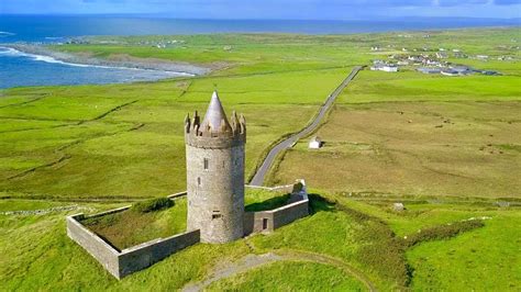 Doonagore Castle – County Clare, Ireland – 16th century round tower ...