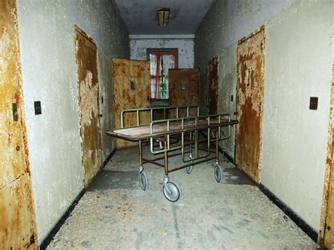 Diagnosis: Decrepit - Inside Creedmoor Psychiatric Center - Atlas Obscura