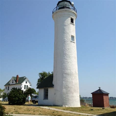 Cape Vincent Lighthouse Thousand Islands, Beacon Of Light, Lighthouses, Cape, Lead, Backyard ...