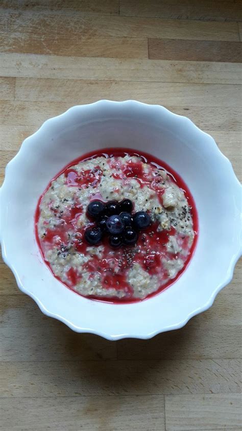 #Porridge! Made with wholegrain porridge oats soaked on almond milk ...