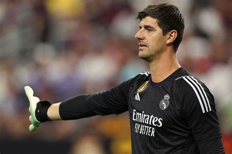 Real Madrid goalkeeper Thibaut Courtois tears ACL while training ...