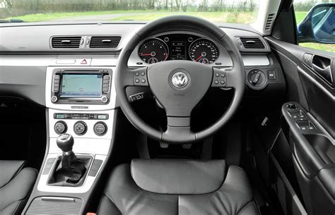 Volkswagen Passat Saloon (2005 - 2010) Photos | Parkers