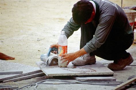 How to Cut Porcelain Tile Without Breaking It | SawsHub