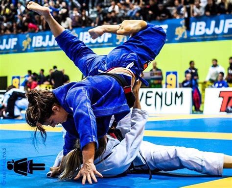 Mackenzie Dern 🇺🇸🇧🇷 on Instagram: “BJJ 😂 how I love this sport!!! 😍 # ...