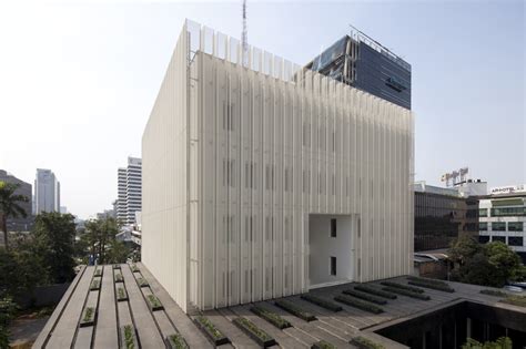 Gallery of Embassy of France and French Institute in Jakarta / Segond-Guyon Architectes - 10