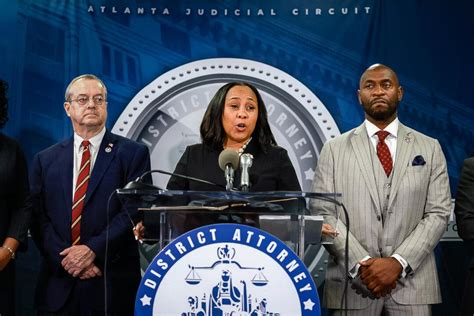 Georgia Gov. Brian Kemp Signs Law to Discipline ‘Rogue’ Prosecutors Amid Fani Willis Controversy ...