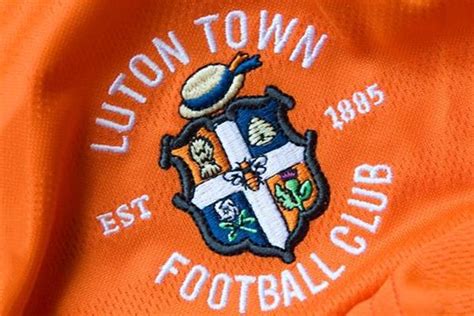 Are these 17 facts about Luton Town's club badge true or false?