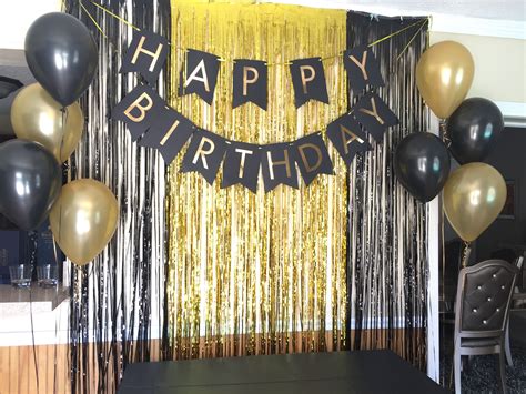 Simple birthday backdrop 40thbirthdaypartythemes #simplebirt ...