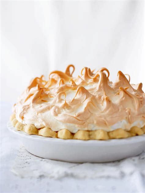 How to Make Meringue Pie Topping That's Fluffy and Delectable ...