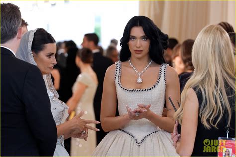 Co-Chair Dua Lipa Arrives in Vintage Chanel at the Met Gala 2023: Photo ...