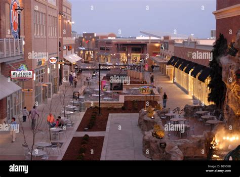 Kansas City, Ks Legends shopping Stock Photo - Alamy