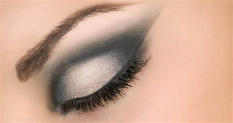 Maquillaje de ojos: consejos para hacerlo en casa como una pro