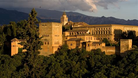 File:Exterior of Alhambra, 2008.jpg - Wikimedia Commons