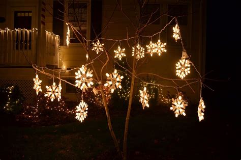 Best 15+ of Outdoor Hanging Snowflake Lights