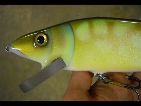 Lure Painting: How to Paint a Pike Crankbait - Marling Baits | Homemade fishing lures, Diy ...