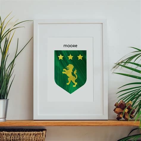 Moore Family Crest – Celtic Clans