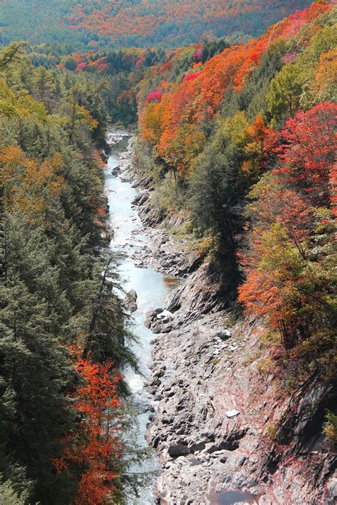 Quechee Gorge, Vermont, in all its Autumn glory in 2021 | Quechee, Quechee gorge, Vermont