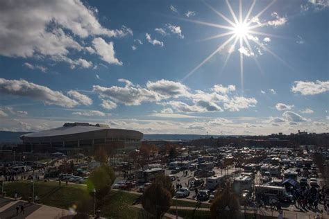 PENN STATE – FANS AND ALUMNI – It's a beautiful (though slightly chilly) day for tailgating in ...