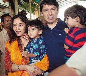 Bollywood: Madhuri Dixit With Her Family In Images And Wallpapers 2011