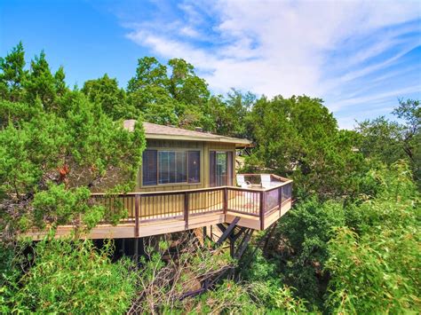 11 Stunning Texas Treehouse Rentals for a Sky-High Getaway