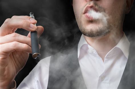 4 Easy to Learn Vape Tricks for Beginners | The News God