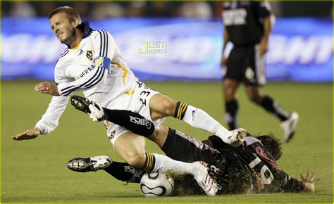 Photo: david beckham injured knee 05 | Photo 553211 | Just Jared