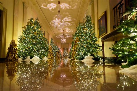 Melania Trump Christmas Decor 2020 | Christmas Day