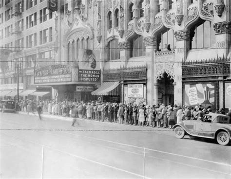 40 Mind-Blowing Photos of Historic Los Angeles | United artists theater ...