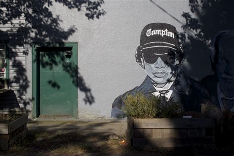 Eazy-E, Tupac and Jack Layton mural in Vancouver | Curated