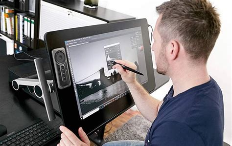 Wacom Cintiq 22 vs Wacom Cintiq Pro 24 - Review and Comparison