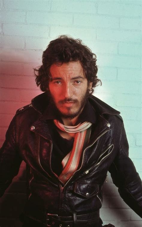 30 Rare Vintage Photographs of a Young and Handsome Bruce Springsteen ...