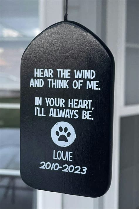 Custom Memorial Gift - Hear The Wind And Think Of Me - Personalized Wi - Suzitee Store