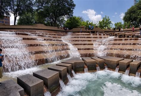 Fort Worth Water Gardens - Go Wandering